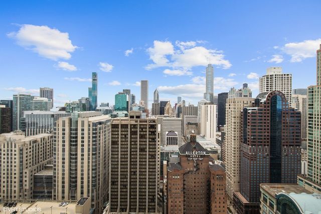 161 E Chicago Avenue 31E, Chicago, IL 60611