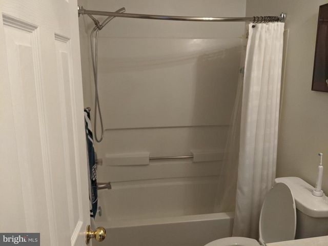 635 Waterloo Rd Apt 231, Warrenton, VA 20186