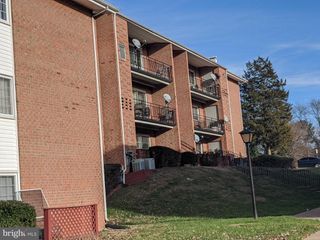635 Waterloo Rd Apt 231, Warrenton, VA 20186