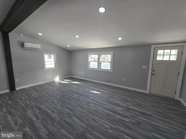 1659 WOOD CREST LN, Glen Rock, PA 17327