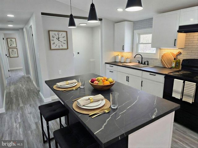 1659 WOOD CREST LN, Glen Rock, PA 17327