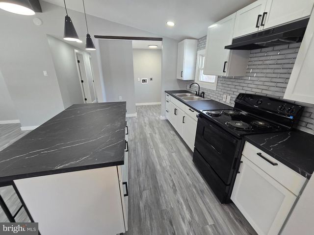 1659 WOOD CREST LN, Glen Rock, PA 17327