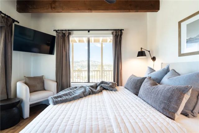 955 Deer Trail Lane, Fawnskin, CA 92333