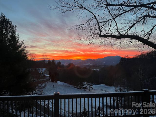 1111 Coyote Hollow Road, Waynesville, NC 28785