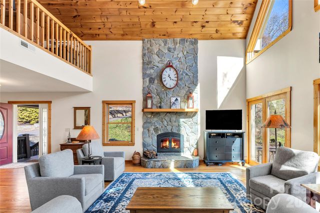 1111 Coyote Hollow Road, Waynesville, NC 28785