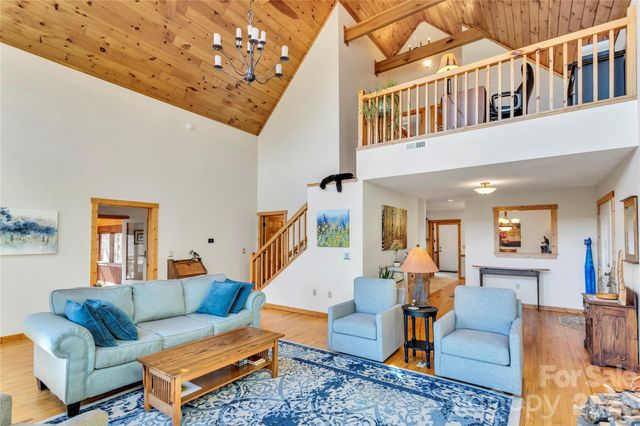 1111 Coyote Hollow Road, Waynesville, NC 28785