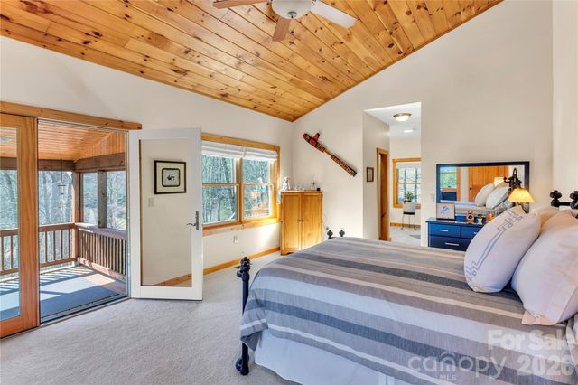 1111 Coyote Hollow Road, Waynesville, NC 28785