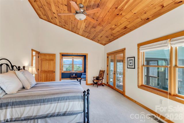 1111 Coyote Hollow Road, Waynesville, NC 28785