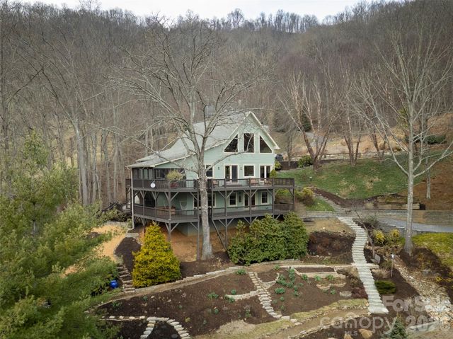 1111 Coyote Hollow Road, Waynesville, NC 28785