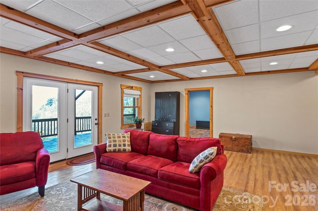 1111 Coyote Hollow Road, Waynesville, NC 28785