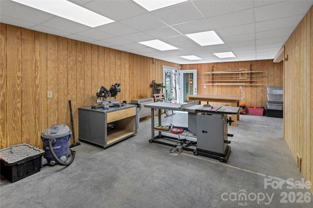 1111 Coyote Hollow Road, Waynesville, NC 28785