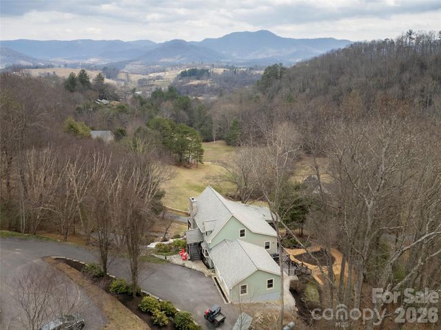 1111 Coyote Hollow Road, Waynesville, NC 28785