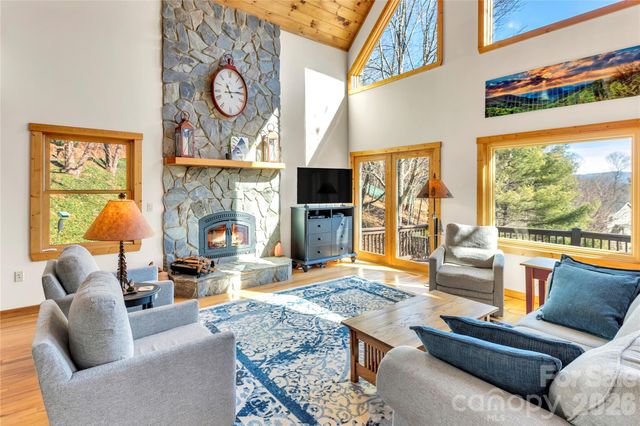 1111 Coyote Hollow Road, Waynesville, NC 28785