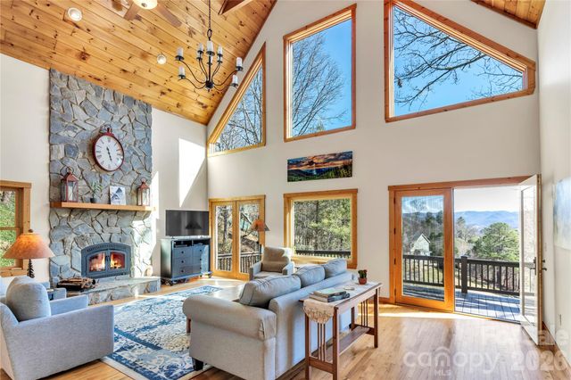 1111 Coyote Hollow Road, Waynesville, NC 28785