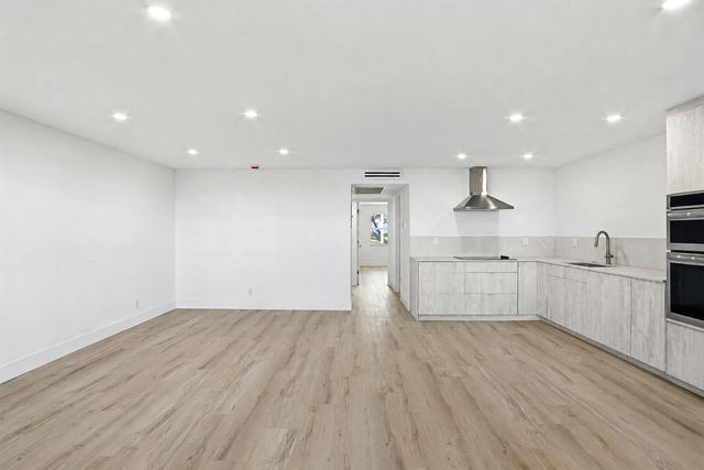 1023 Guildford B, Boca Raton, FL 33434