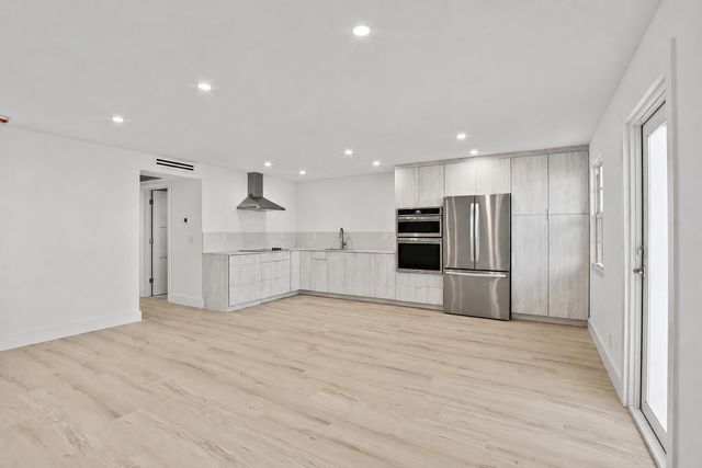 1023 Guildford B, Boca Raton, FL 33434