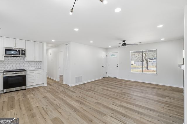 9068 Gatewood Drive, Jonesboro, GA 30238