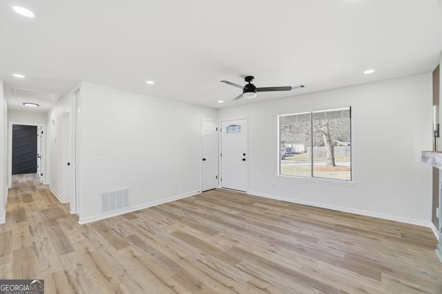 9068 Gatewood Drive, Jonesboro, GA 30238