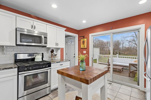 207 Glen Avenue, Crystal Lake, IL 60014