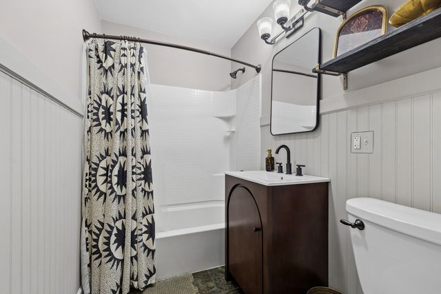 207 Glen Avenue, Crystal Lake, IL 60014