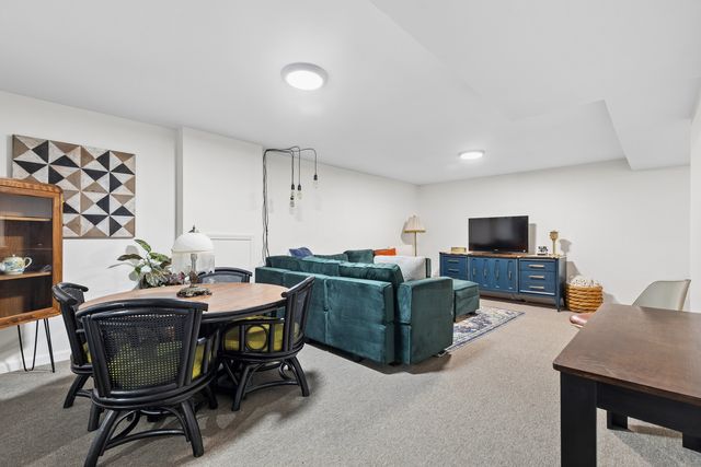 207 Glen Avenue, Crystal Lake, IL 60014