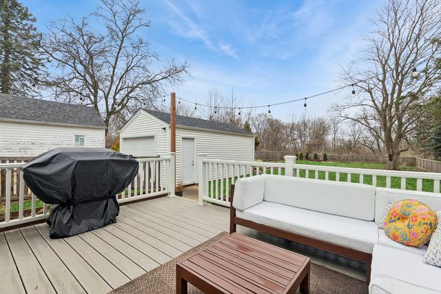 207 Glen Avenue, Crystal Lake, IL 60014