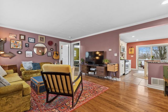 207 Glen Avenue, Crystal Lake, IL 60014