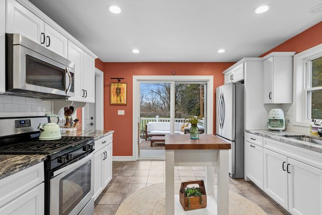 207 Glen Avenue, Crystal Lake, IL 60014