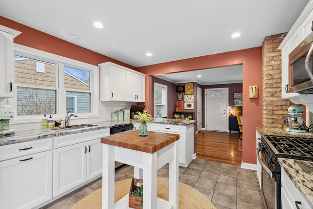 207 Glen Avenue, Crystal Lake, IL 60014