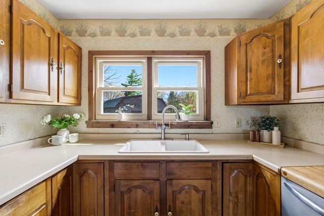 10317 195th AVENUE, Bristol, WI 53104