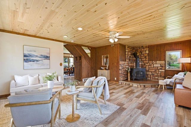 10317 195th AVENUE, Bristol, WI 53104