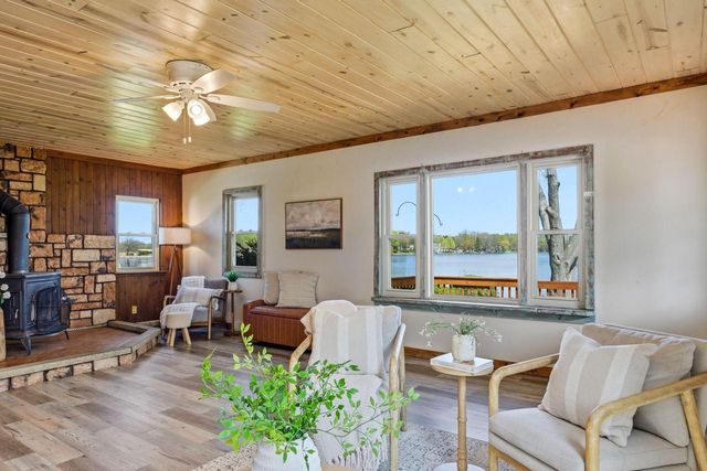 10317 195th AVENUE, Bristol, WI 53104