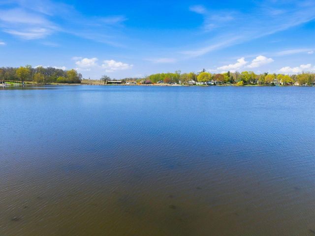 10317 195th AVENUE, Bristol, WI 53104