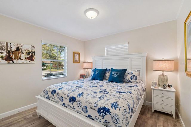 4724 W WALLCRAFT AVENUE, Tampa, FL 33611