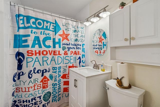 4724 W WALLCRAFT AVENUE, Tampa, FL 33611