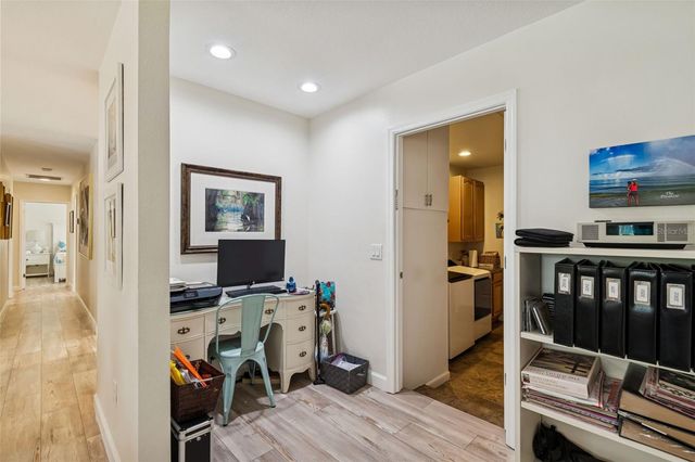 4724 W WALLCRAFT AVENUE, Tampa, FL 33611