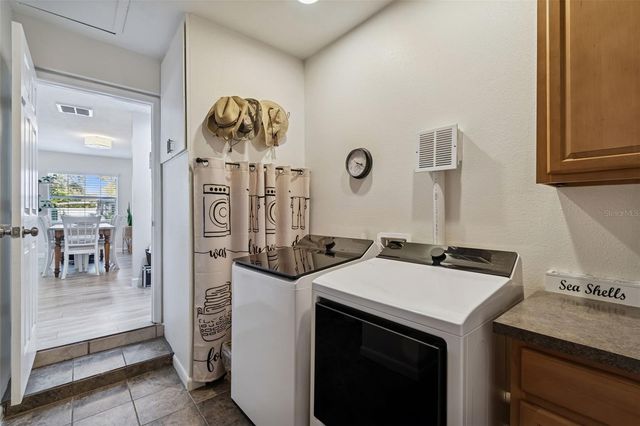 4724 W WALLCRAFT AVENUE, Tampa, FL 33611