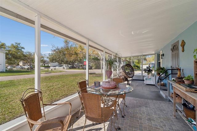 4724 W WALLCRAFT AVENUE, Tampa, FL 33611