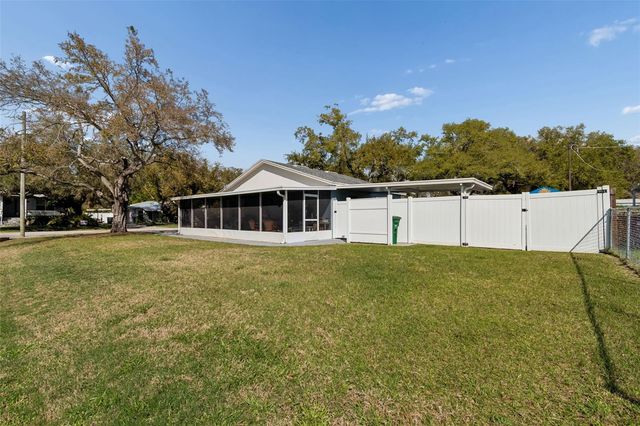 4724 W WALLCRAFT AVENUE, Tampa, FL 33611