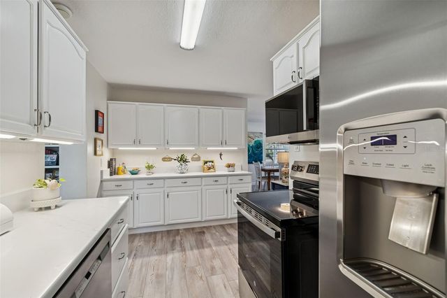 4724 W WALLCRAFT AVENUE, Tampa, FL 33611