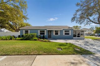 4724 W WALLCRAFT AVENUE, Tampa, FL 33611