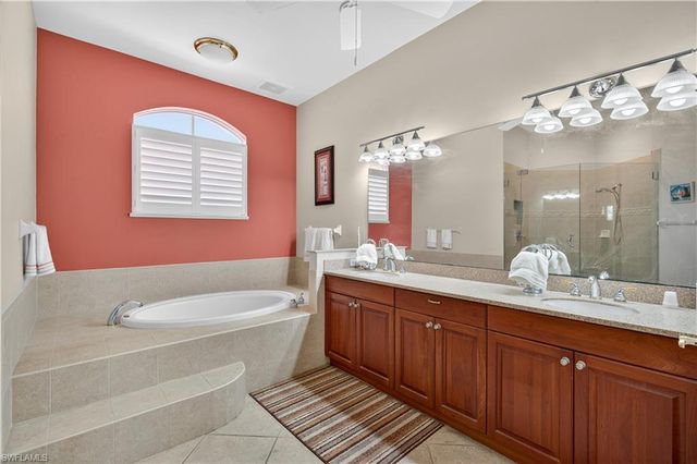5957 Tarpon Gardens CIR # 202, Cape Coral, FL 33914