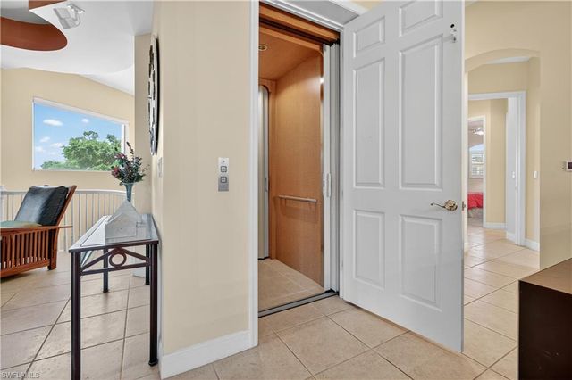 5957 Tarpon Gardens CIR # 202, Cape Coral, FL 33914