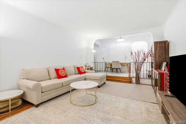 110-35 72nd Road 202, Forest Hills, NY 11375