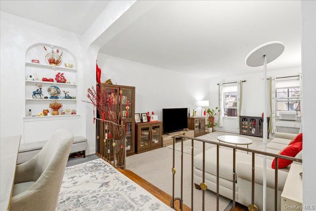 110-35 72nd Road 202, Forest Hills, NY 11375