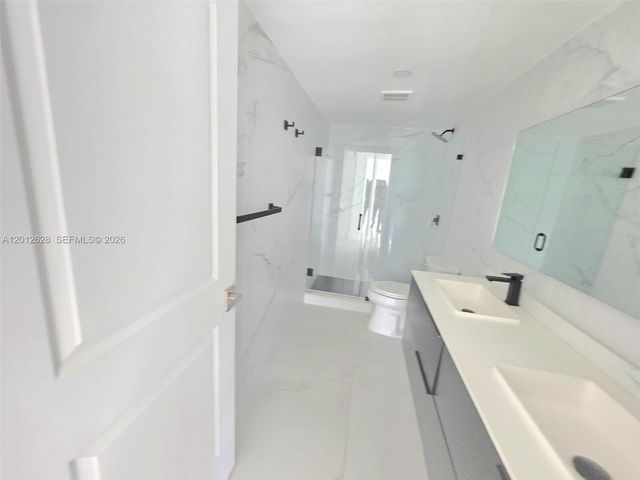 1800 NE 114th St 1101, Miami, FL 33181