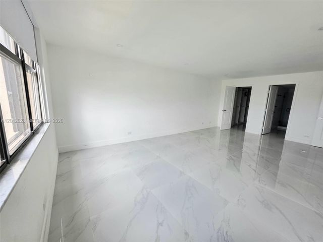 1800 NE 114th St 1101, Miami, FL 33181