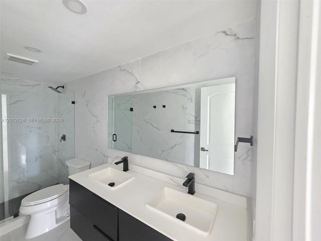 1800 NE 114th St 1101, Miami, FL 33181