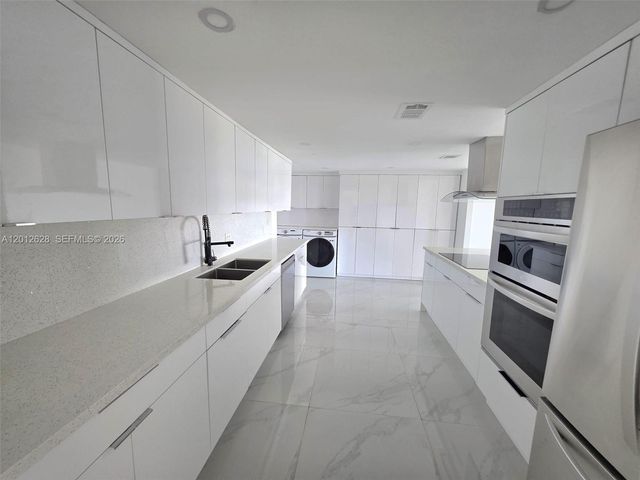1800 NE 114th St 1101, Miami, FL 33181