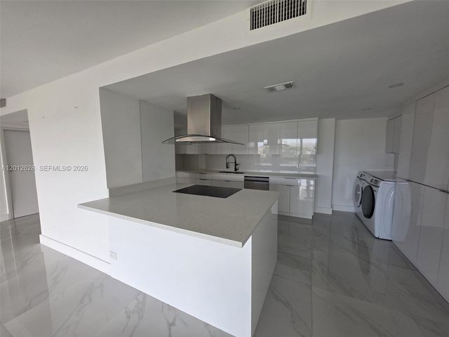 1800 NE 114th St 1101, Miami, FL 33181